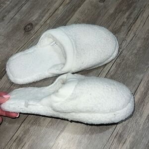 Pottery barn slippers